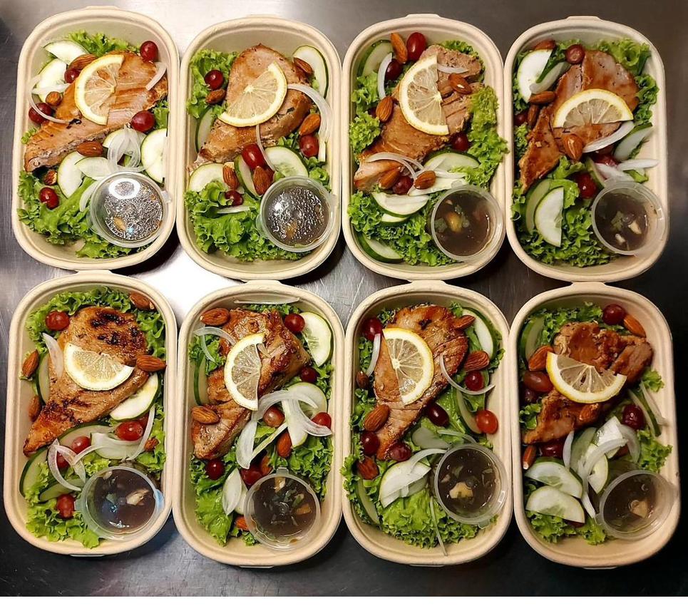 Lemon grilled chicken salad boxes